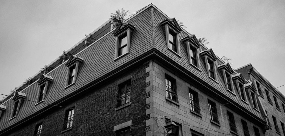 Abat-jour, puits de lumière et fenestration au Québec en 2026 : guide complet, coûts et conseils d’experts pour maximiser la lumière naturelle