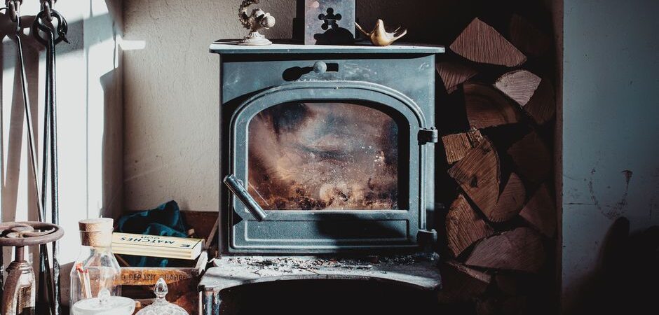 Chauffage au bois et poêles à combustion au Québec en 2026 : guide complet, coûts et conseils d’experts