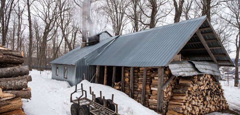 Toiture hiver au Québec en 2026 : guide complet, coûts et conseils d’experts pour affronter le froid