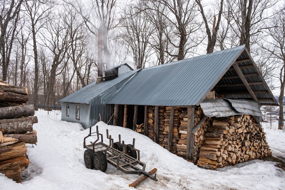 Toiture hiver au Québec en 2026 : guide complet, coûts et conseils d’experts pour affronter le froid