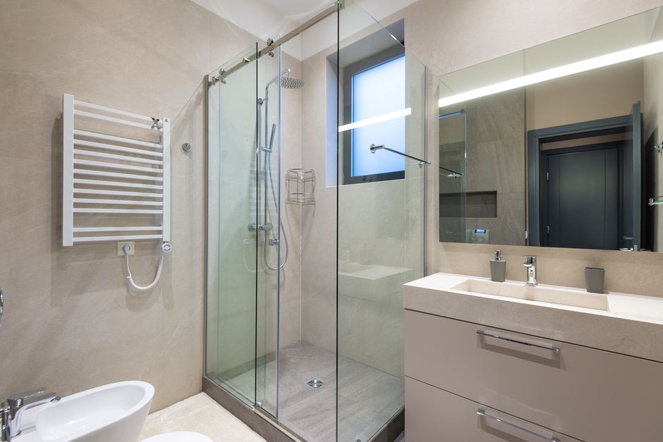 Rénovation d’une salle de bain pour aînés au Québec en 2026 : guide complet, coûts et conseils d’experts